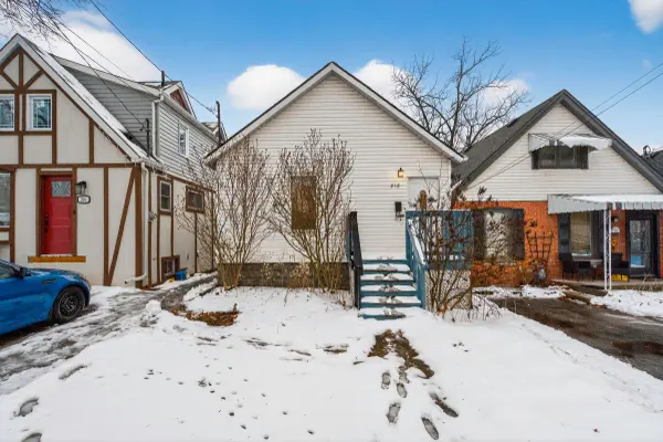 Hamilton, ON L9A 3L8,218 East 8th ST