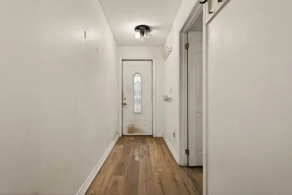 Hamilton, ON L9A 3L8,218 East 8th ST