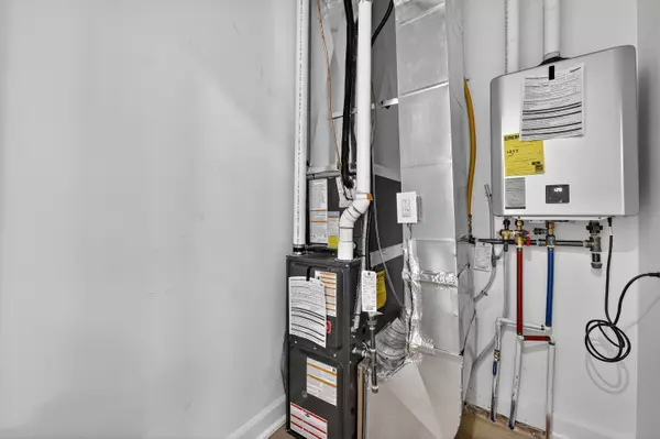 Glebe - Ottawa East And Area, ON K1S 0A8,123 Harvey ST E #0A, 0B