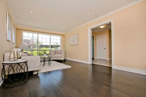 Toronto C15, ON M2J 3R3,157 Pleasant View DR