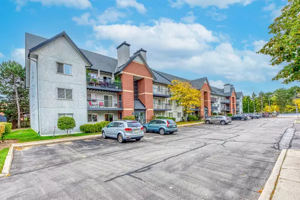 Oakville, ON L6M 2V7,1450 Glen Abbey Gate #911