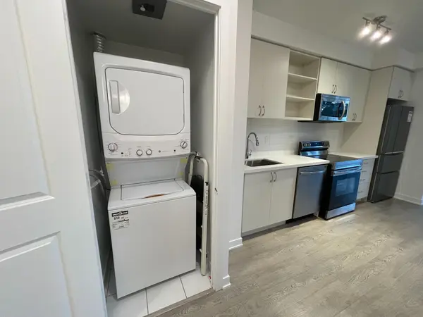 Mississauga, ON L5M 2E3,4677 Glen Erin DR #105