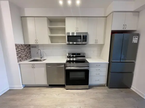 Mississauga, ON L5M 2E3,4677 Glen Erin DR #105