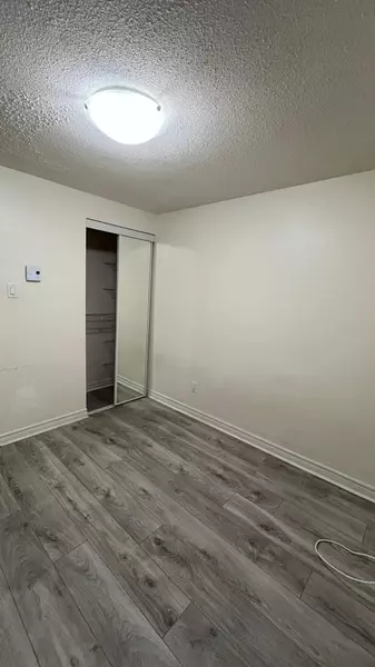 54 Hoskins SQ, Brampton, ON L6S 2N6