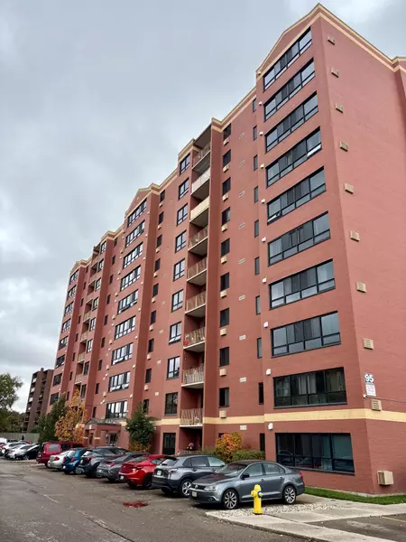 95 Baseline RD W #507, London South, ON N6J 4X3