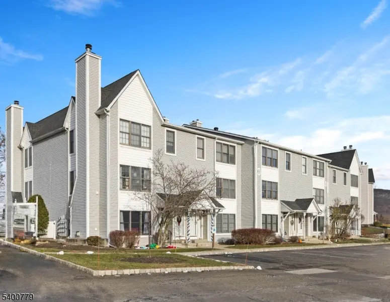 Hamburg Boro, NJ 07419,54 Burlington Ct