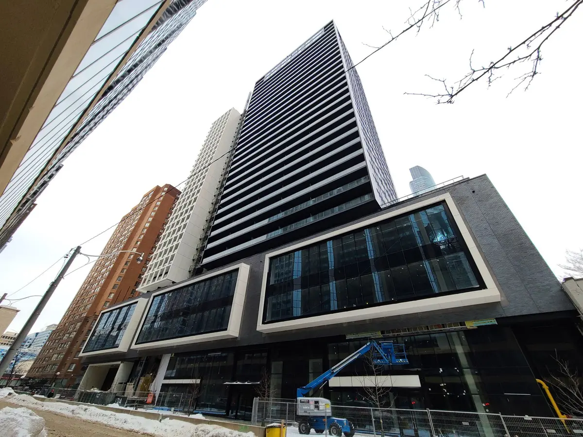 Toronto C01, ON M5J 0A7,20 Edward ST #1510