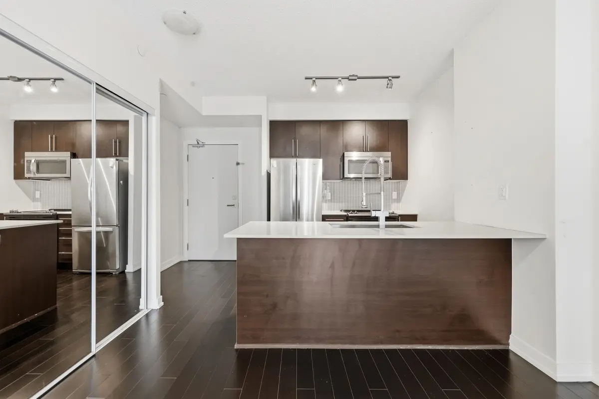 Mississauga, ON L5B 0G3,4011 Brickstone Mews #1604