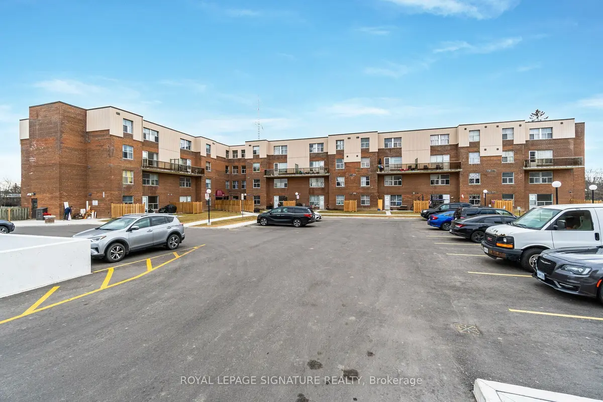 Mississauga, ON L5C 2T8,1055A Forestwood DR #103(upper)