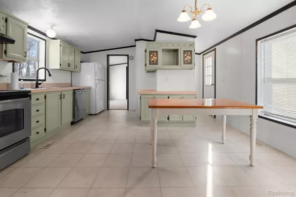 Auburn Hills, MI 48326,351 North Squirrel Road #207