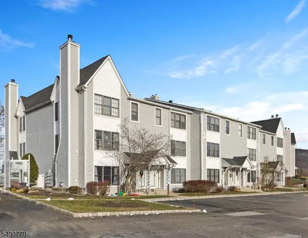 54 Burlington Ct,  Hamburg Boro,  NJ 07419