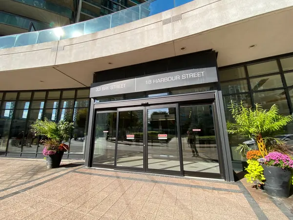 Toronto C01, ON M5J 2Z3,33 Bay ST #511