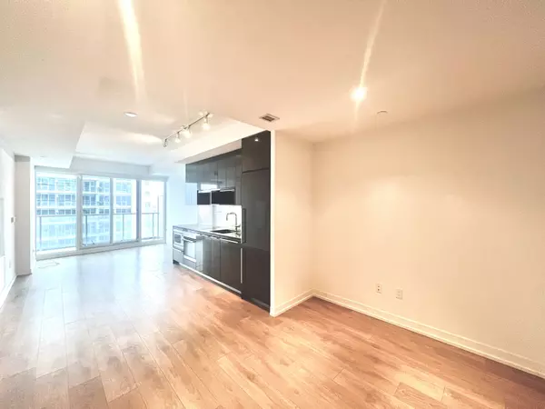 Toronto C15, ON M2K 0E3,115 Mcmahon DR #3701