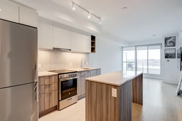 Toronto C06, ON M3H 0C8,31 Tippett RD #432