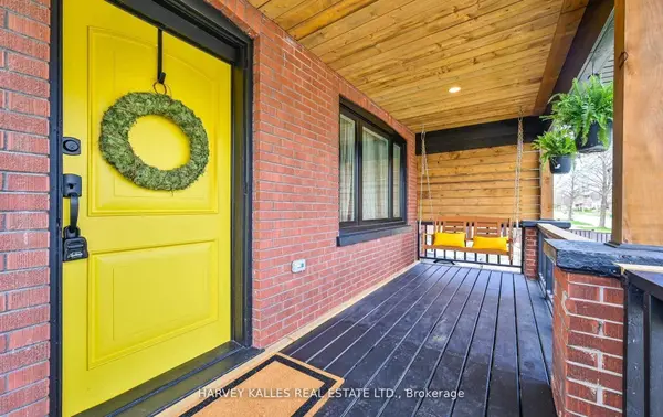 Oshawa, ON L1H 5R8,262 Oshawa BLVD S