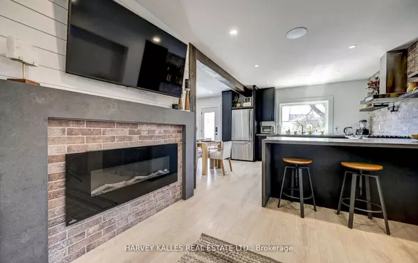 Oshawa, ON L1H 5R8,262 Oshawa BLVD S