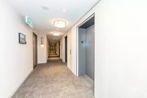 Vaughan, ON L4J 0L5,8 Beverley Glen BLVD #C202