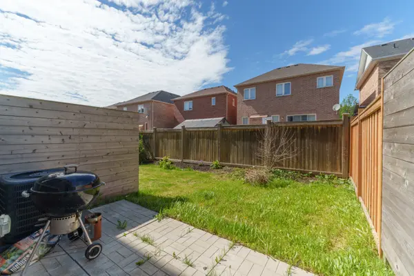 Markham, ON L3P 3K8,44 Hyderabad LN