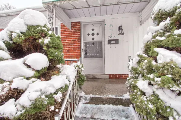 Newmarket, ON L3Y 2K1,72 Monkswood CRES