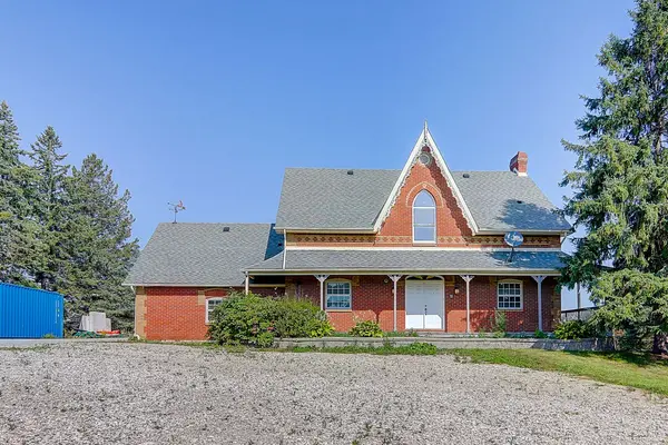 East Gwillimbury, ON L3Y 4W1,2768 Davis DR