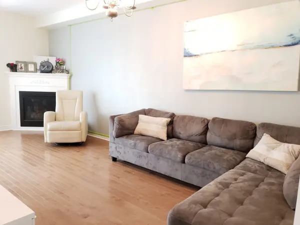 Vaughan, ON L6A 4C4,43 Crimson Forest DR #Upper