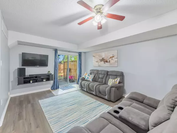 Barrie, ON L4N 0T6,235 Ferndale DR S #13