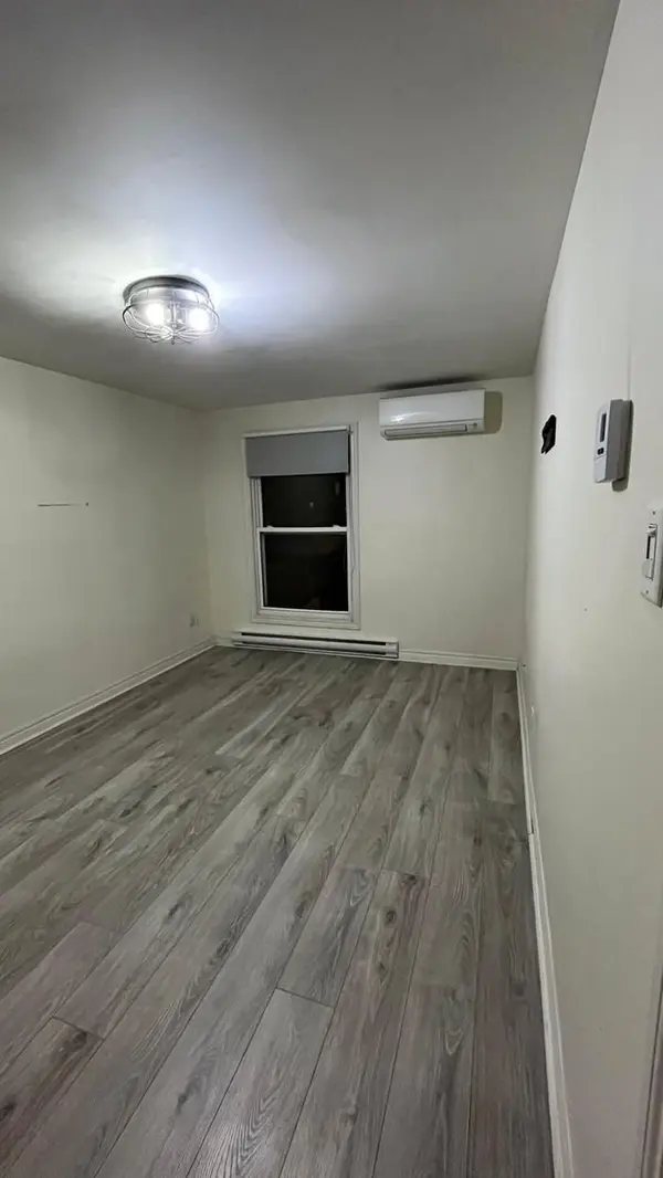 Brampton, ON L6S 2N6,54 Hoskins SQ