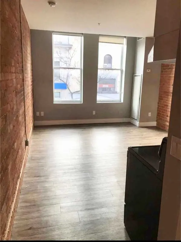 Toronto W02, ON M6P 1Y8,2870 Dundas ST W #217