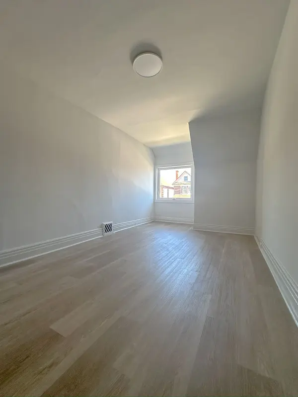 Toronto W03, ON M6H 3V5,118 Greenlaw AVE #Upper