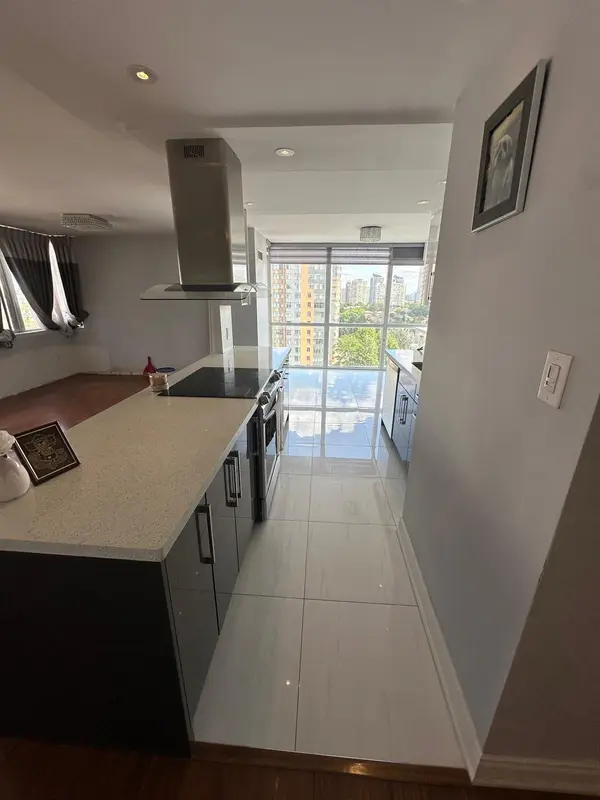 Mississauga, ON L5B 3W4,350 Webb DR #1111