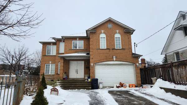 44 Reuben AVE, Toronto W05, ON M9M 1E5