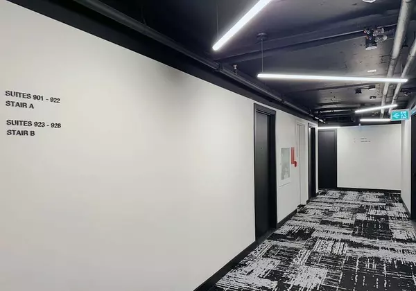 Hamilton, ON L8R 0A8,1 Jarvis ST #915