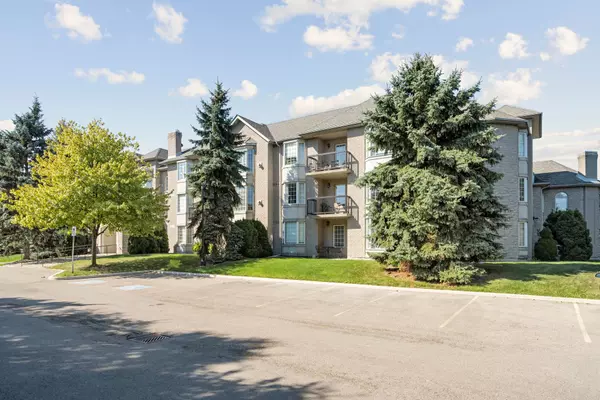 970 Golf Links RD #302, Hamilton, ON L9K 1J8