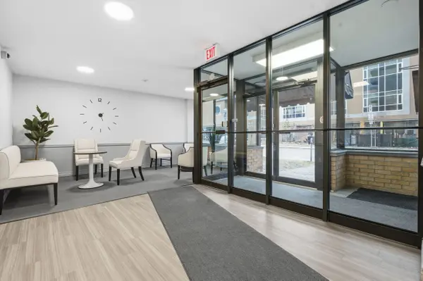 Hamilton, ON L8N 2T3,21 East AVE #601