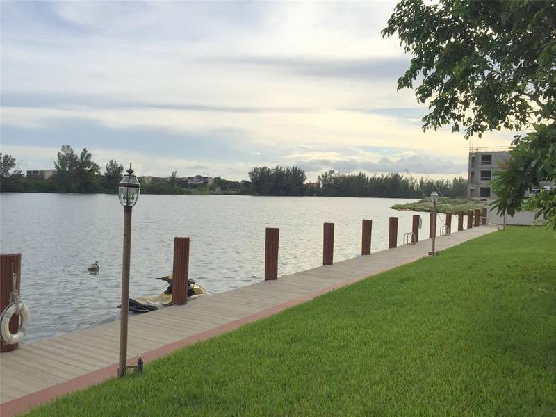 1100 Crystal Lake Dr #110, Deerfield Beach, FL 33064