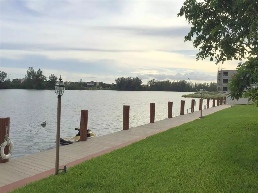 Deerfield Beach, FL 33064,1100 Crystal Lake Dr #110