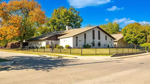 13351 Kit Lane, Dallas, TX 75240