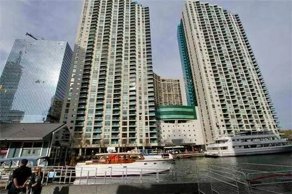 Toronto C01, ON M5J 2S2,77 Harbour SQ #3803