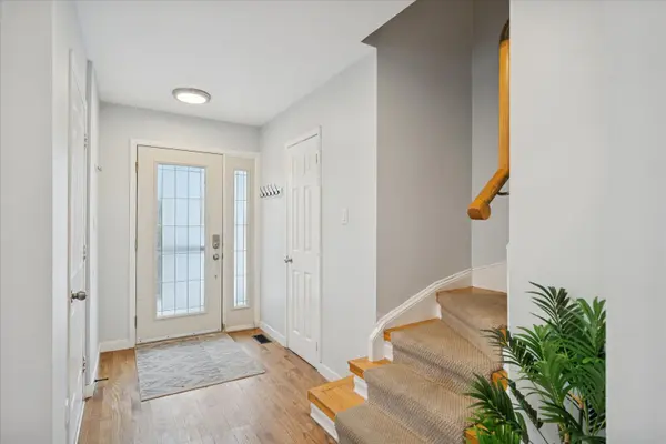 Oshawa, ON L1K 1Y6,549 Cobblehill DR