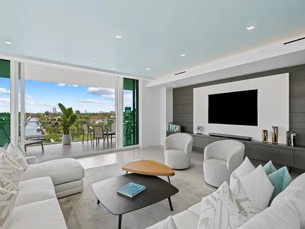 Fort Lauderdale, FL 33301,353 Sunset Drive #PH02