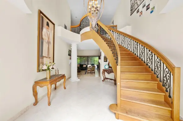 1935 Las Colinas Way, Coral Springs, FL 33071