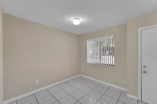 Coral Springs, FL 33065,9088 NW 40th St