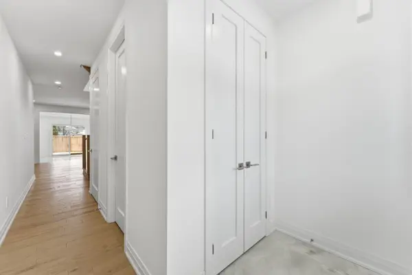 Vaughan, ON L4H 5G5,23 Virro CT