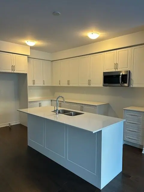 Milton, ON L9E 2E9,1466 Savoline BLVD