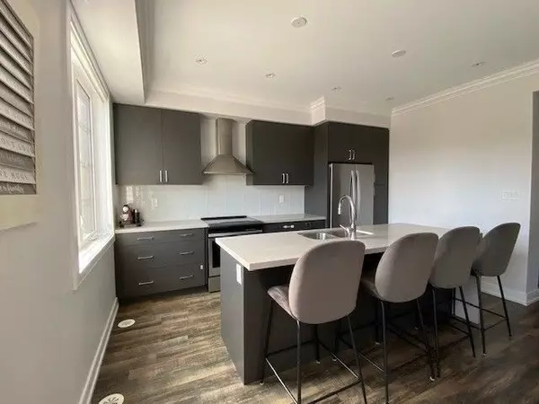 Mississauga, ON L5G 0A9,566 Rapids LN