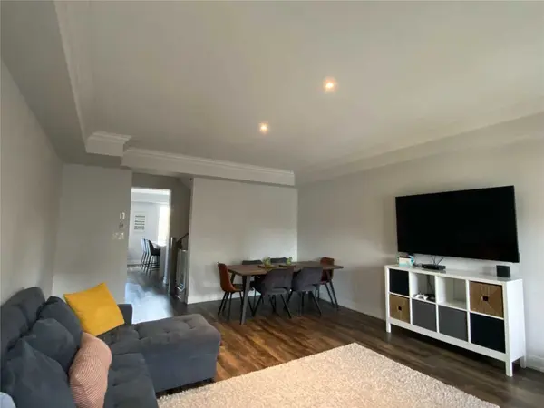 Mississauga, ON L5G 0A9,566 Rapids LN