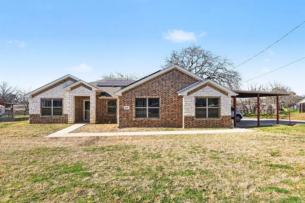 Springtown, TX 76082,621 N Avenue B