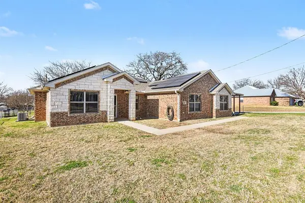 Springtown, TX 76082,621 N Avenue B