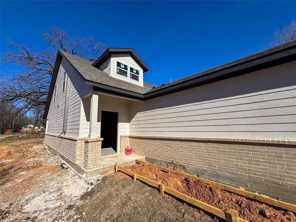 Sherman, TX 75090,411/ 413 W Dulin Street