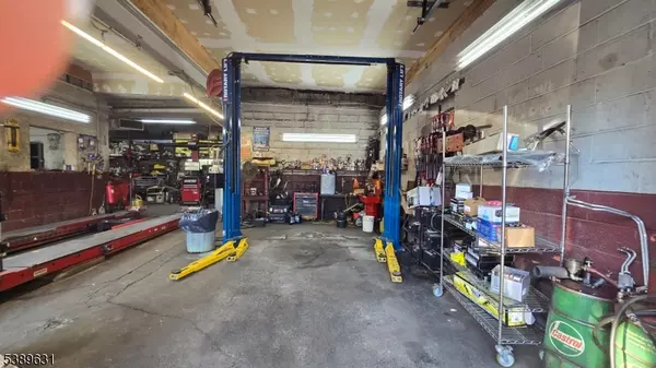 Passaic City, NJ 07055,422 Monroe St